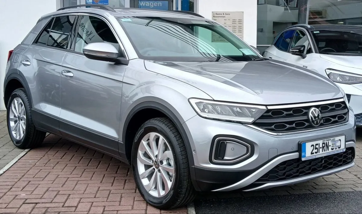 Volkswagen T-Roc Edition 75 2.0tdi 116HP  rear Vi - Image 1