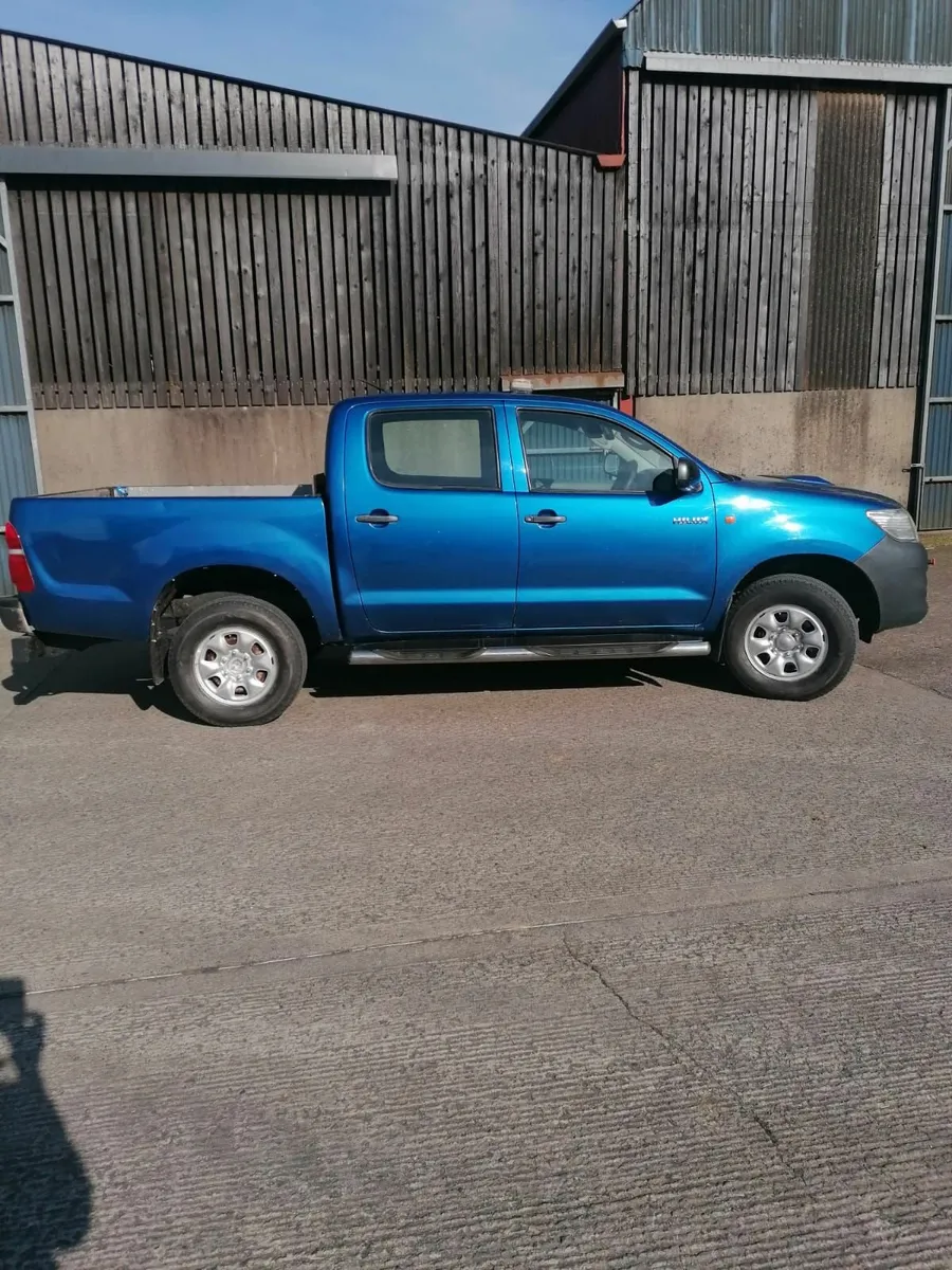 Toyota Hilux 2012 - Image 2