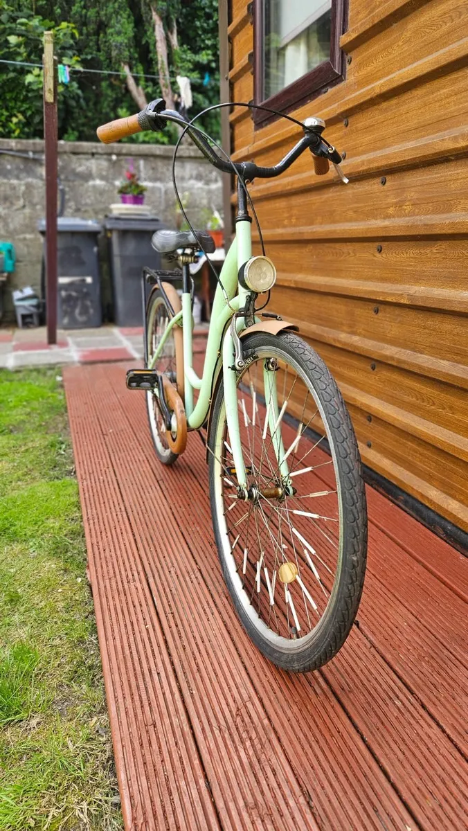 Vintage Bike - Image 3