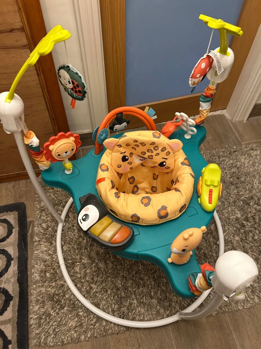 Baby  travel cot, bouncer and jumper - Image 2