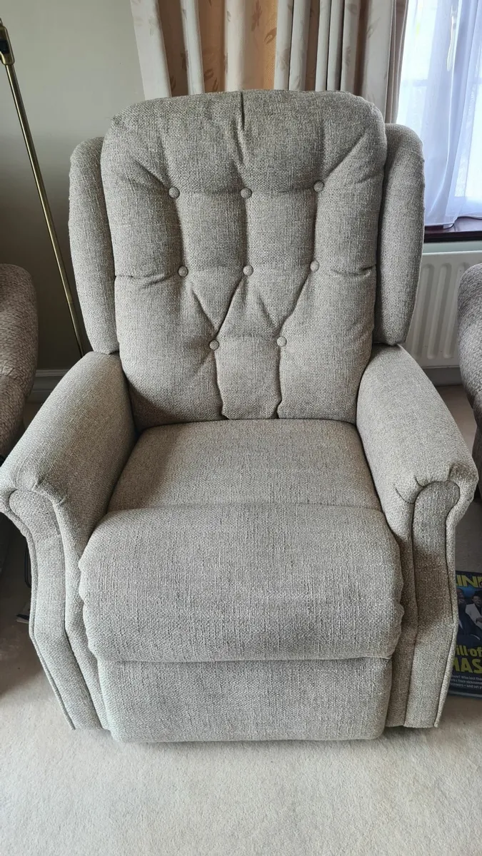 Electric reclining chair