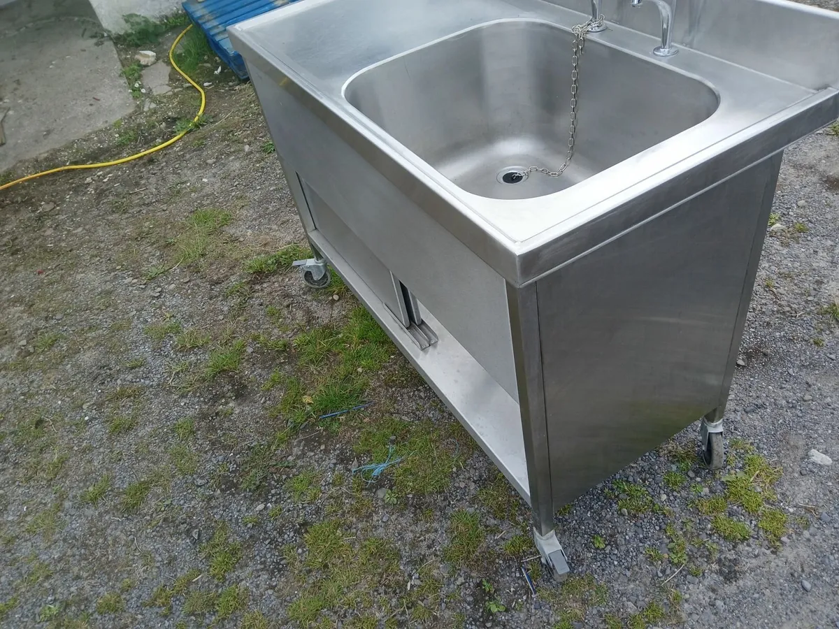 Stainless steel commercial sink unit delivered - Image 4
