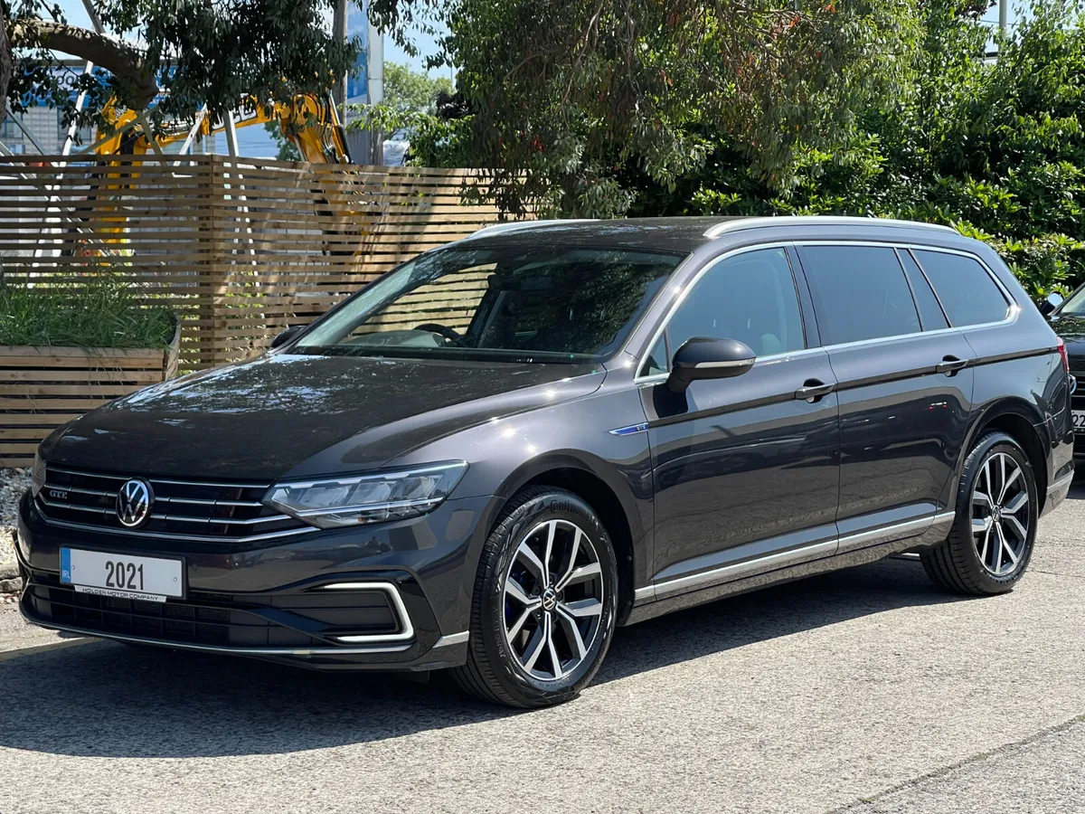 Volkswagen Passat 2021 - Image 3