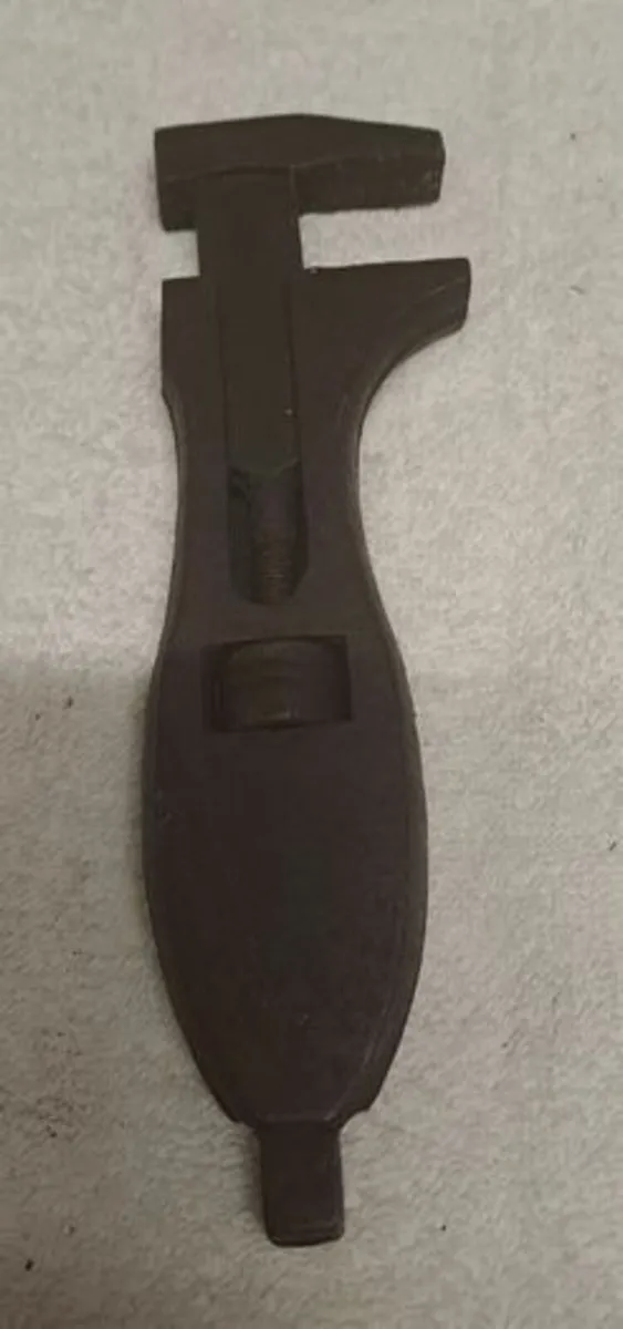 Vintage adjustable wrench - Image 2
