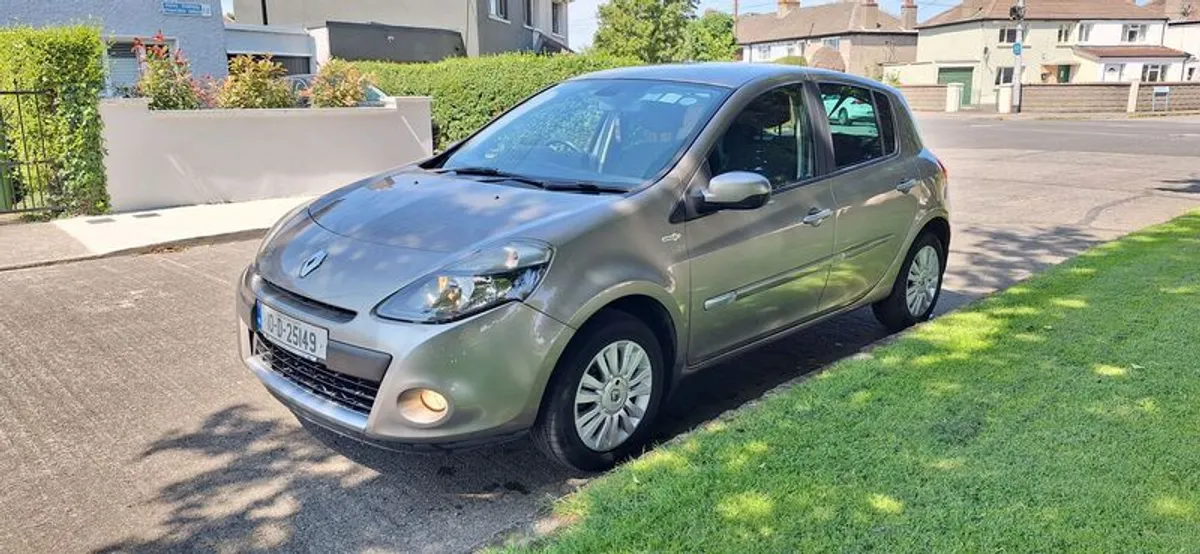 2010 Renault Clio - Image 1