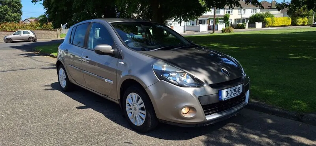 2010 Renault Clio - Image 2