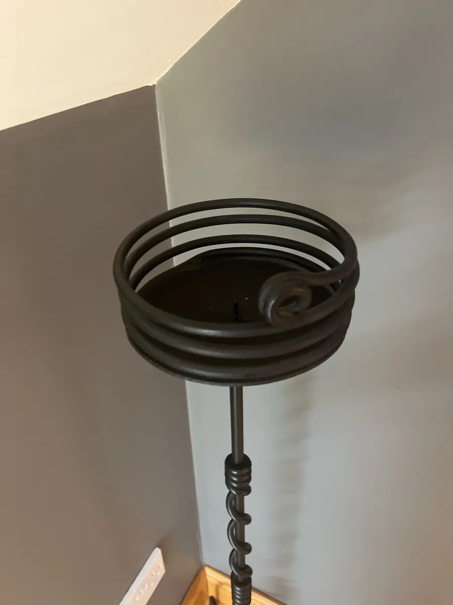 Wrath Iron candle holder - Image 2