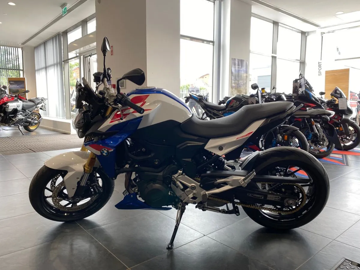 2024 BMW F900R with Comfort & Sport Packs! - Image 2