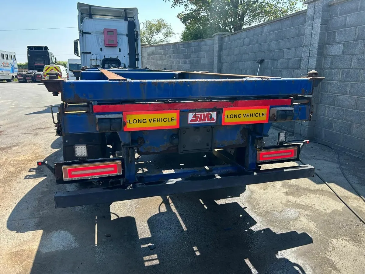2013 SDC Extendable Skeletal Trailer - Image 3
