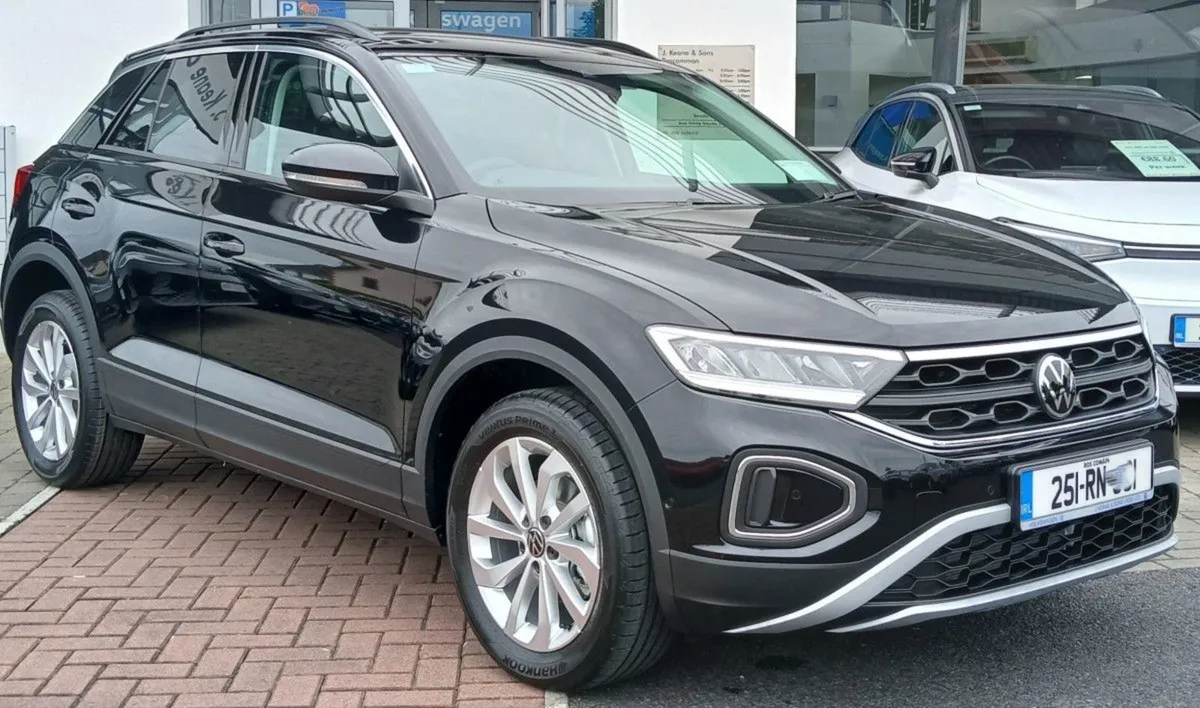 Volkswagen T-Roc Edition 75 2.0 TDI 116HP  rear V - Image 1