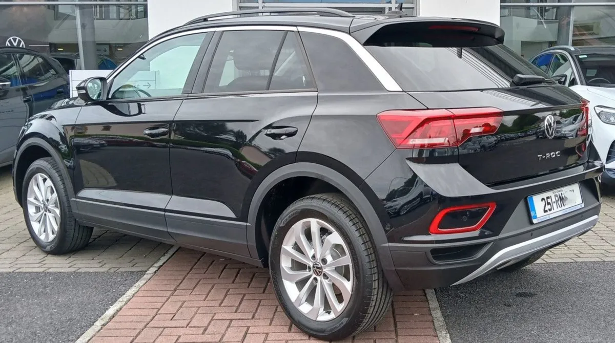 Volkswagen T-Roc Edition 75 2.0 TDI 116HP  rear V - Image 4