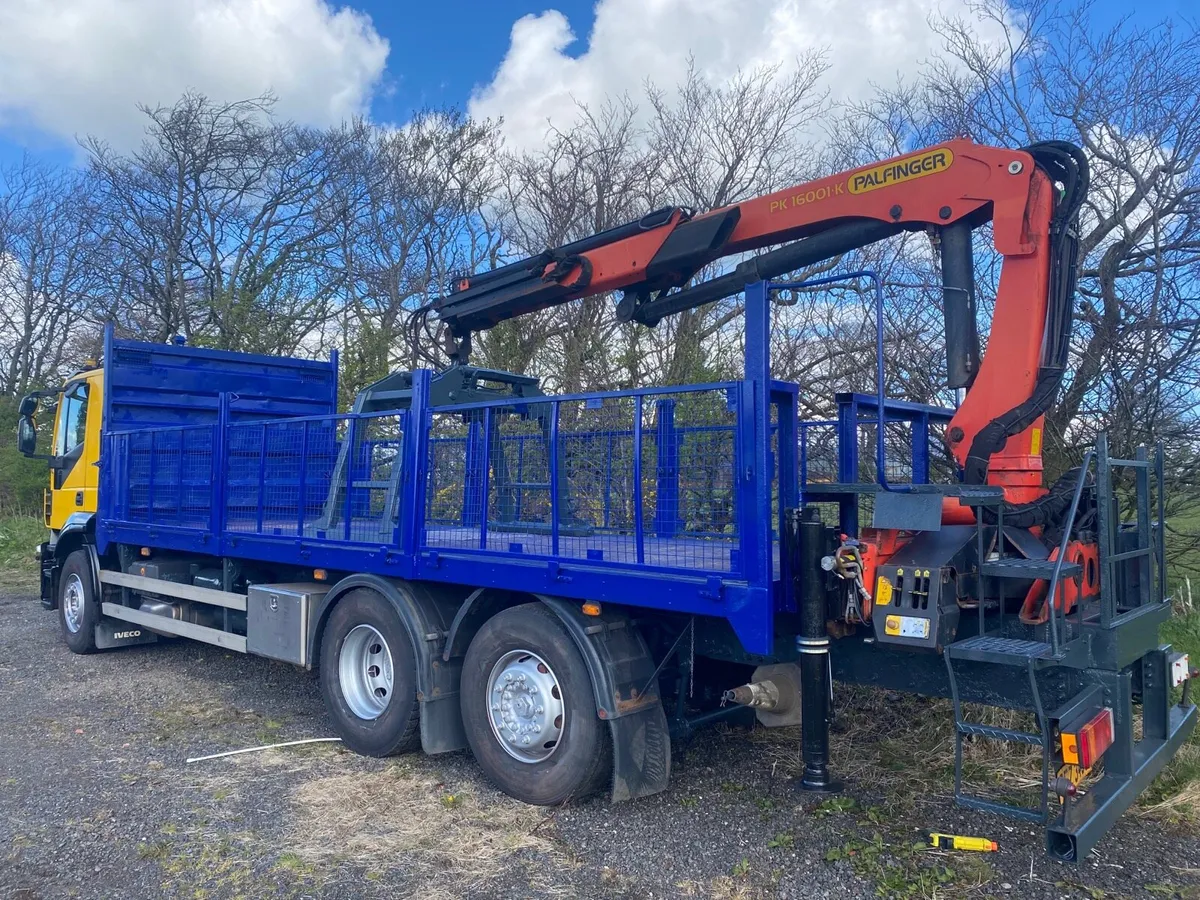 IVECO CRANE LORRY 26TON - Image 3