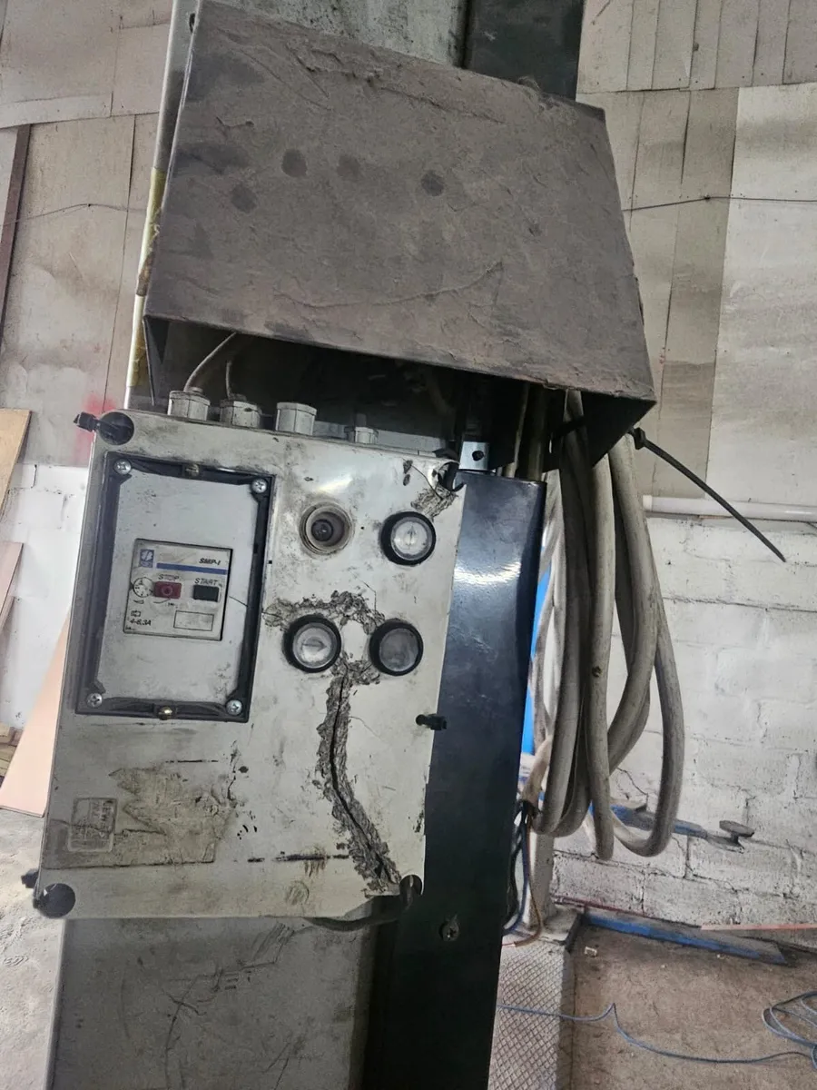 4 Ton 2 Post Lift - Image 4