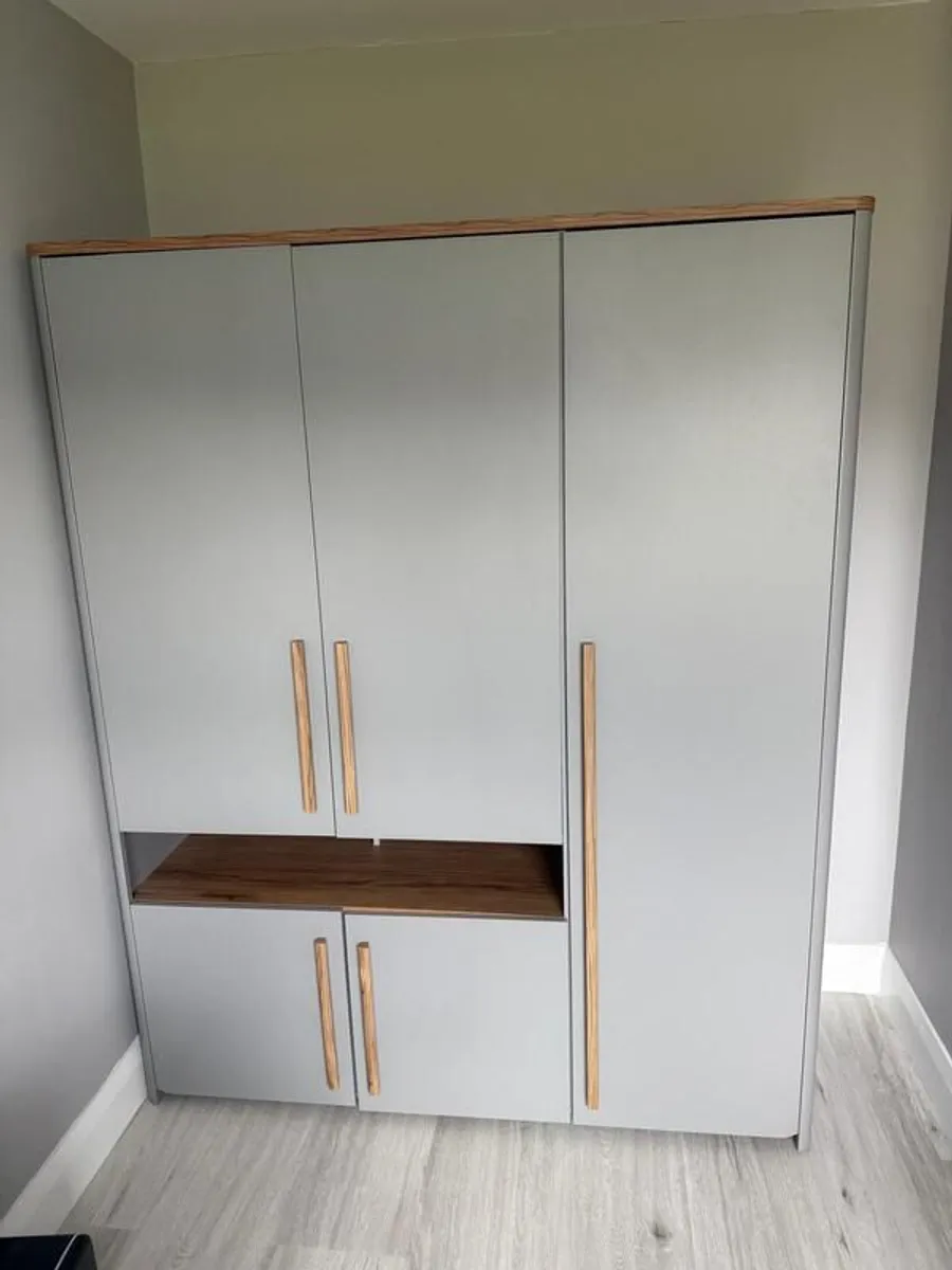 Bedroom Furniture set - Image 1