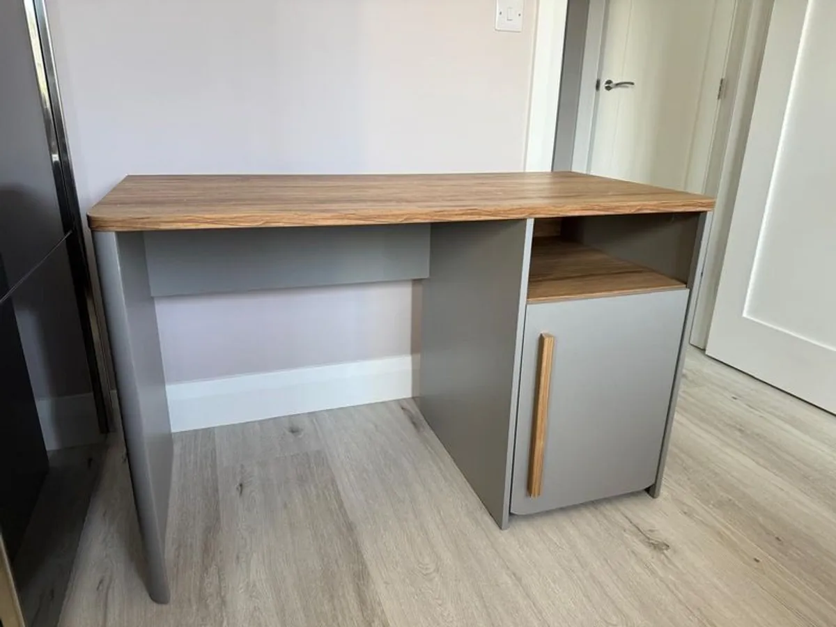 Bedroom Furniture set - Image 4