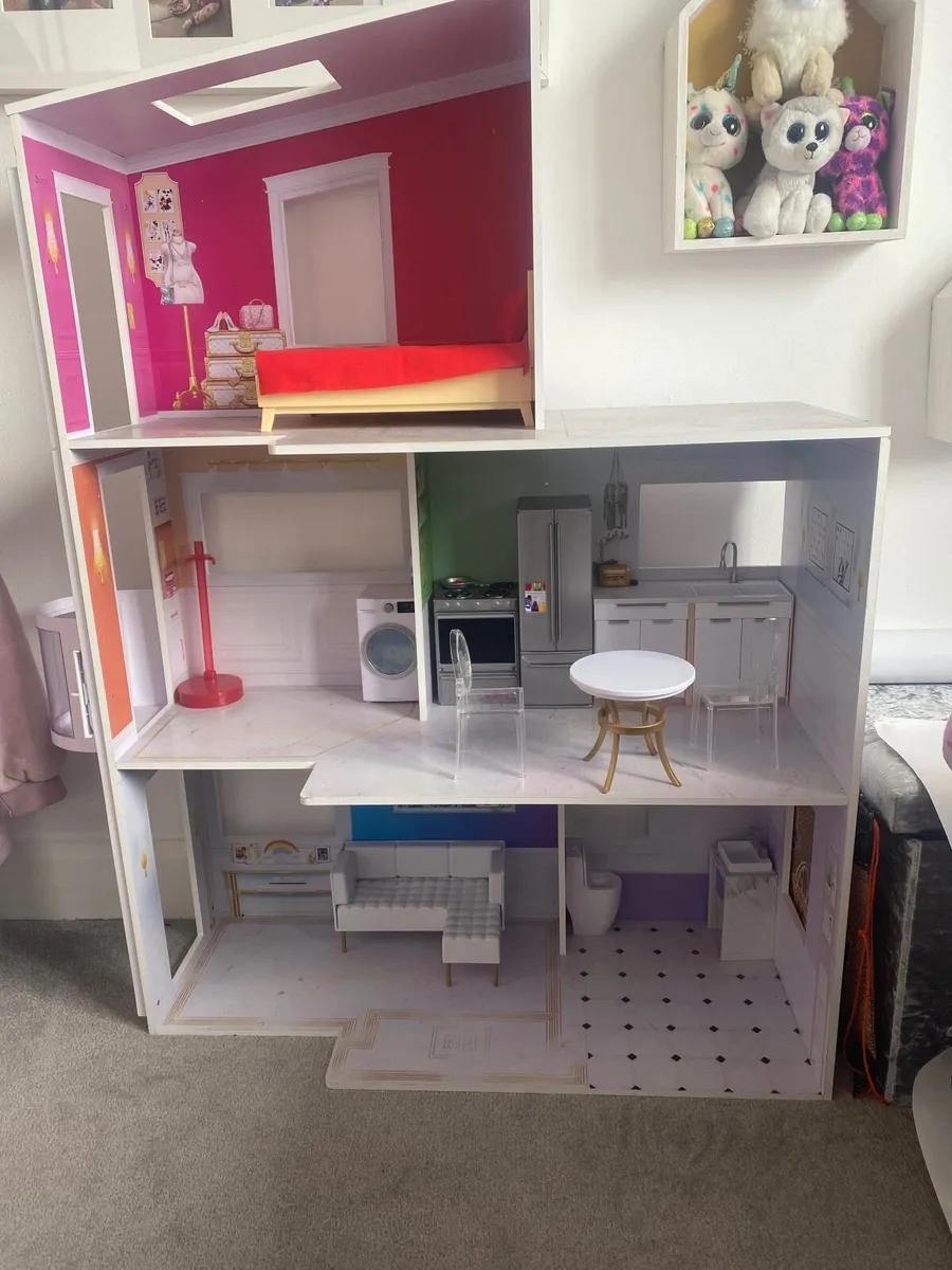 Rainbow High Dolls House - Image 1