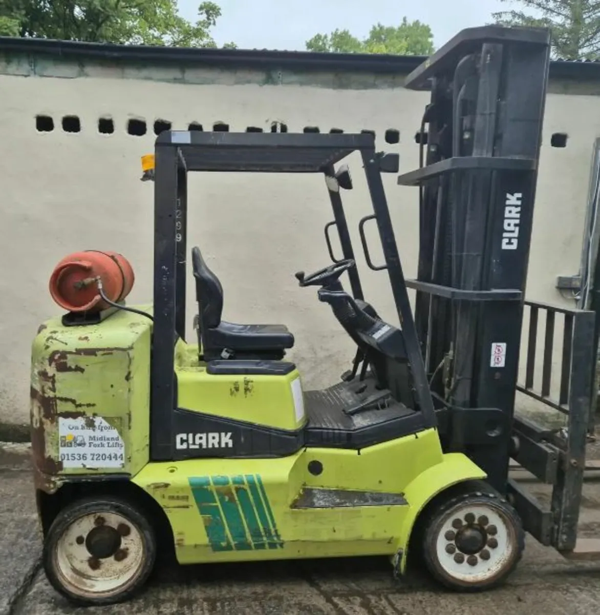 Forklift - Image 2