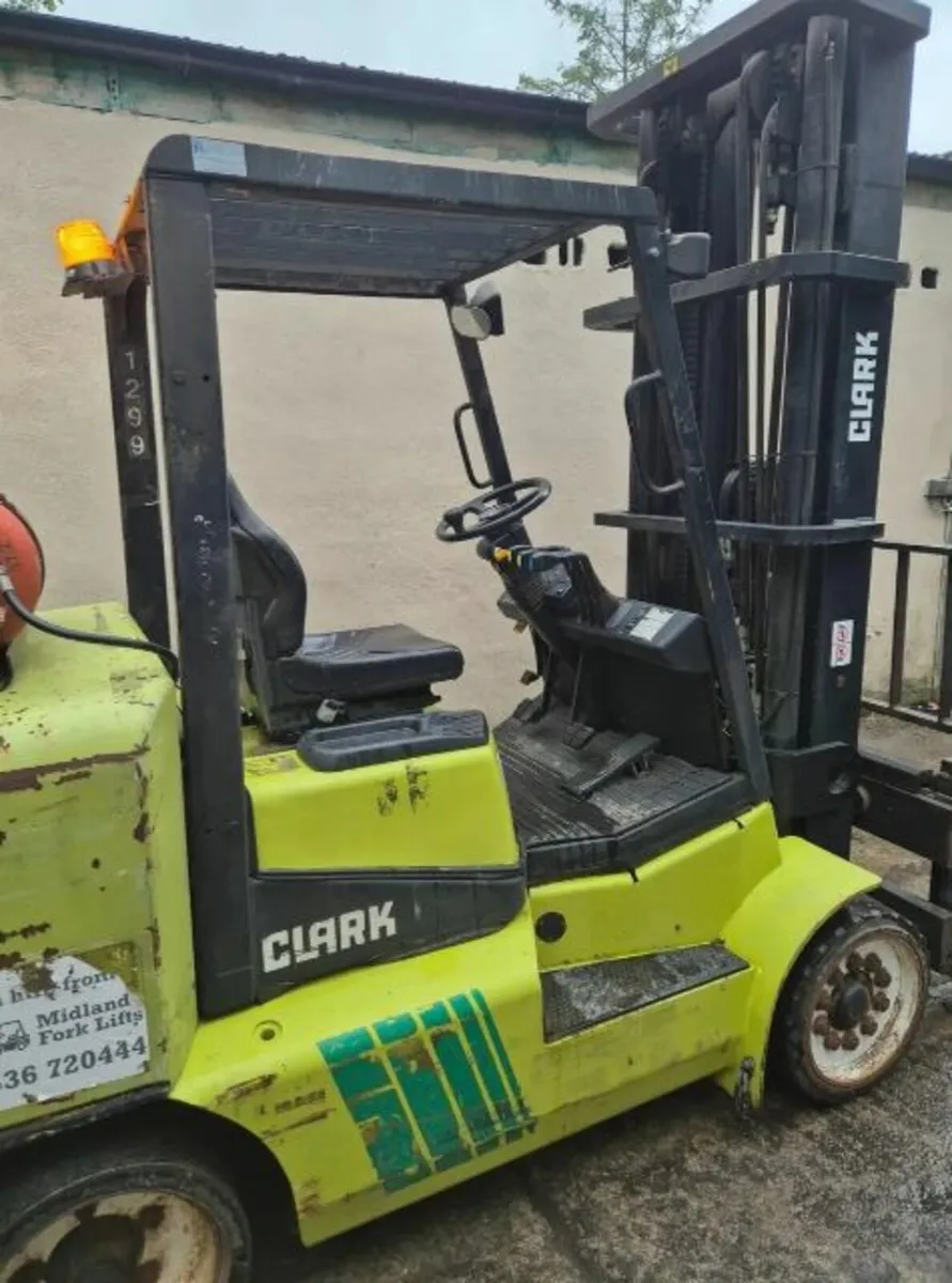 Forklift - Image 3