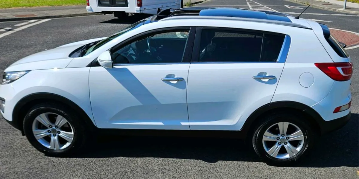 2011 kia sportage NCT & TAX - Image 4