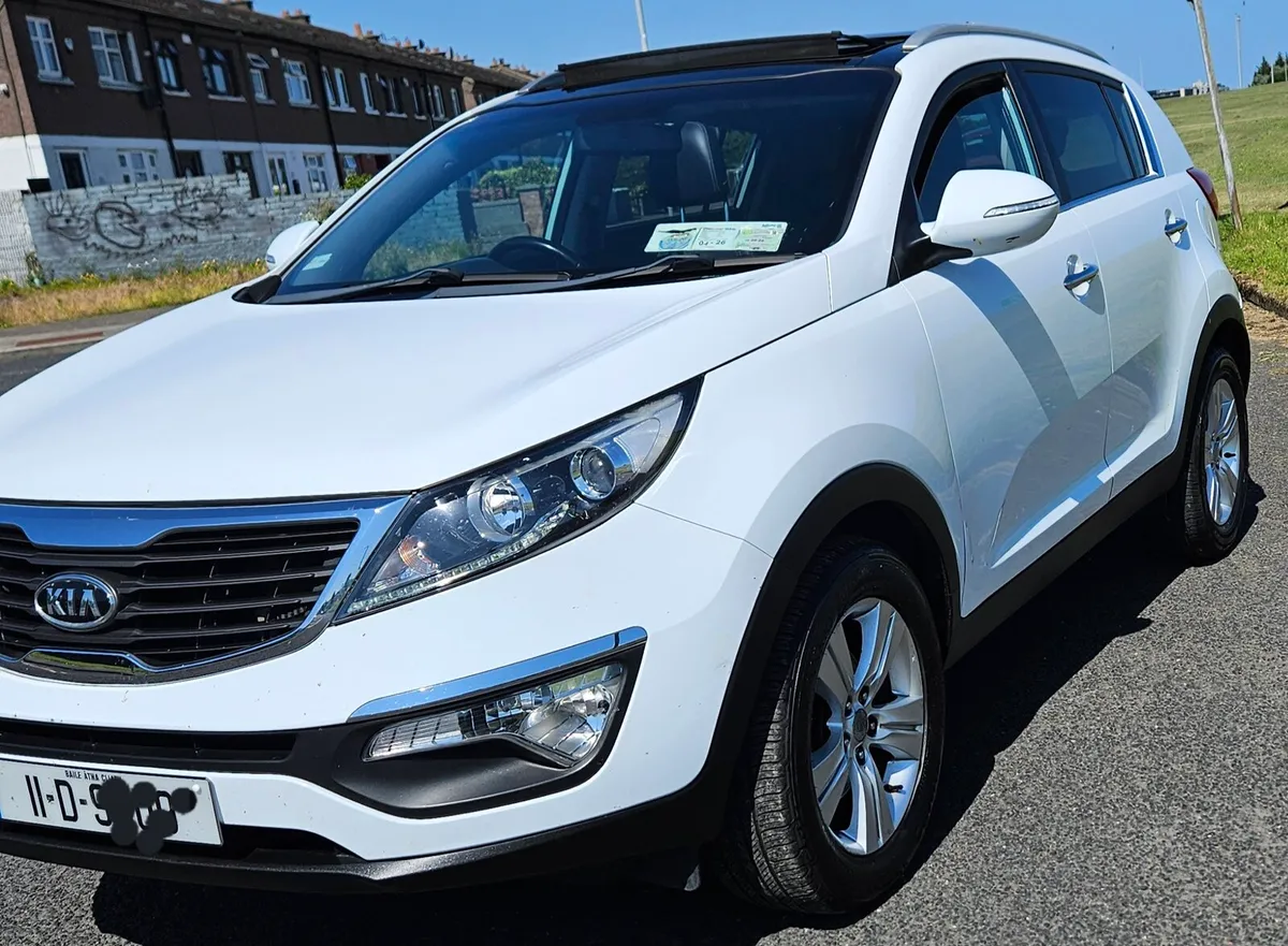 2011 kia sportage NCT & TAX - Image 1