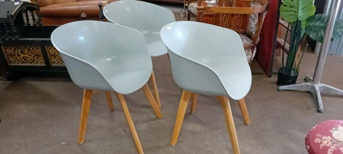 Quality Heavy Duty Tub Dining Chairs - Image 3