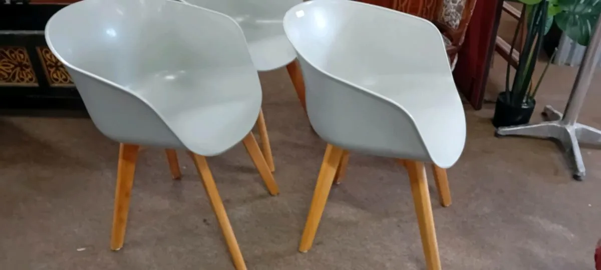 Quality Heavy Duty Tub Dining Chairs - Image 4