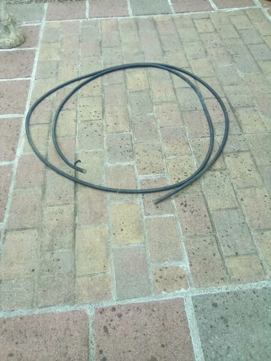 7.  METRES.  OF.  3 X. 16 SQUARE MM.   CABLE - Image 1