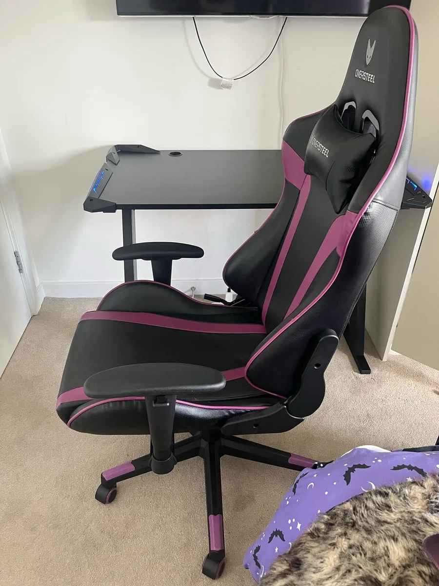 👾GAMING CHAIR & TABLE👾 - Image 2