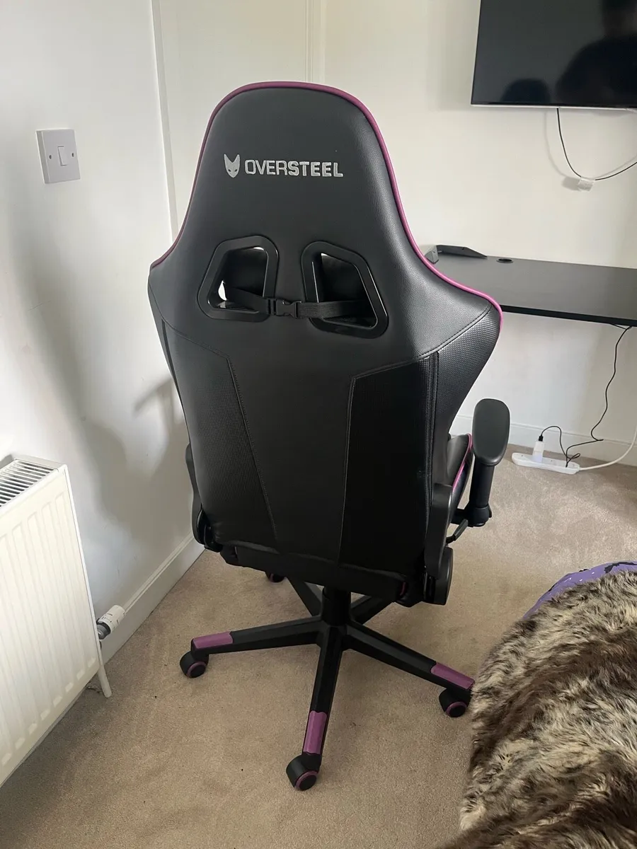👾GAMING CHAIR & TABLE👾 - Image 3
