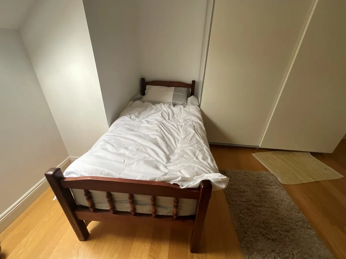 Wooden single bed 3ft
