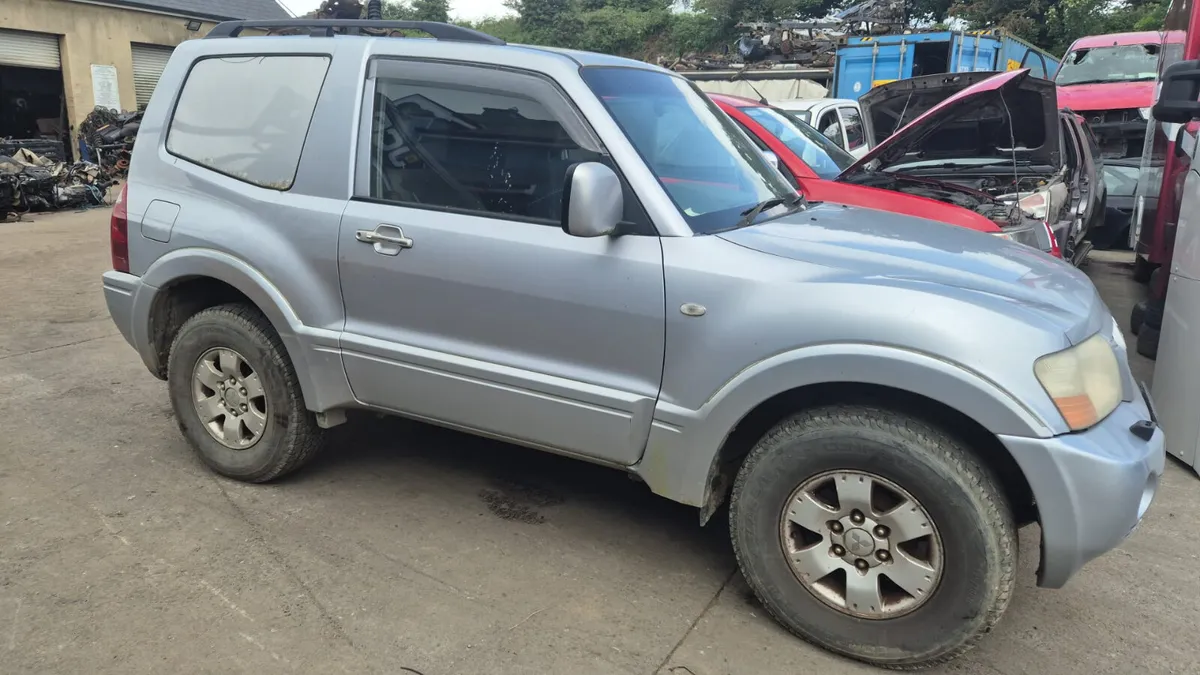 MITSUBISHI PAJERO 3.2 DID FOR PARTS - Image 1
