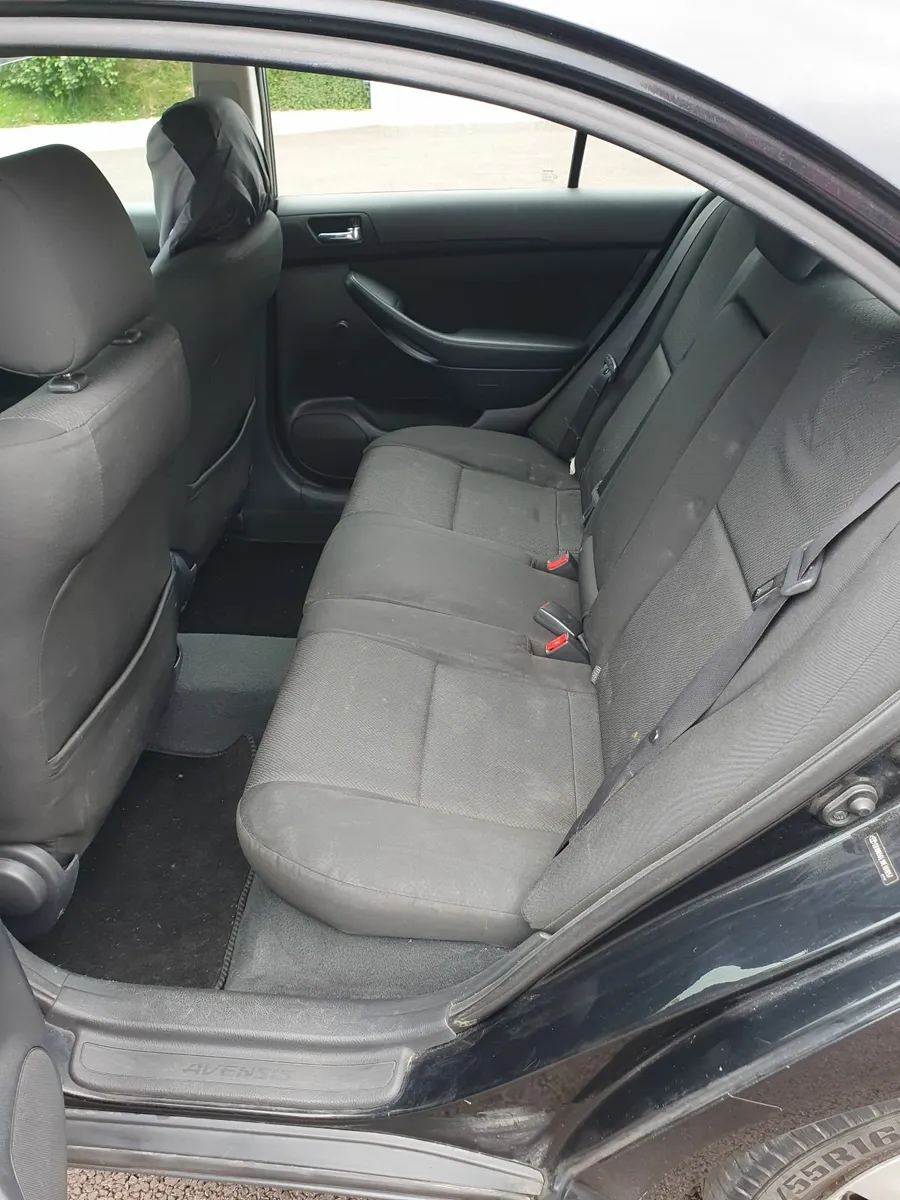 Toyota Avensis 2009 - Image 2