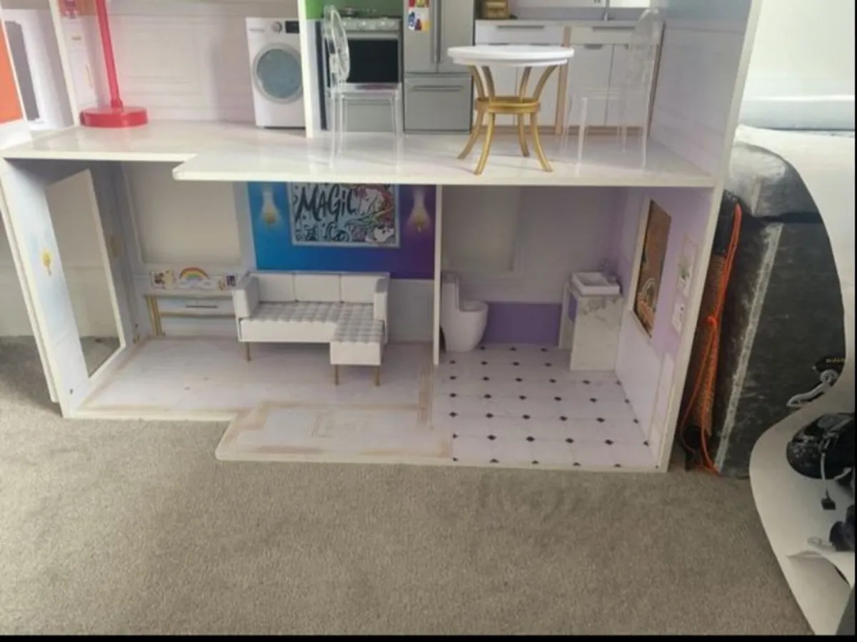 Rainbow High Dolls House - Image 2