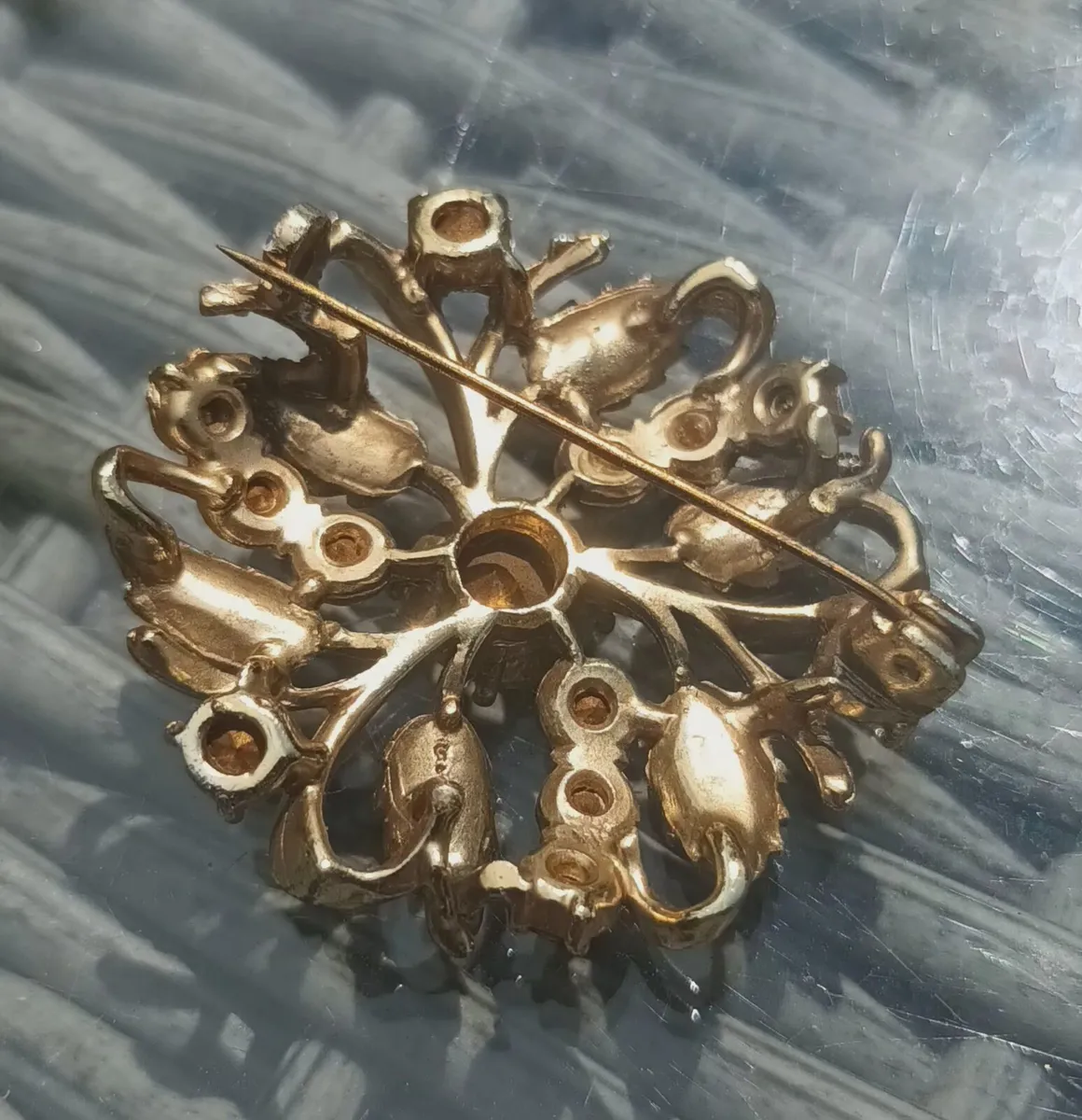 1950s vintage brooch, D18 post 3e - Image 2