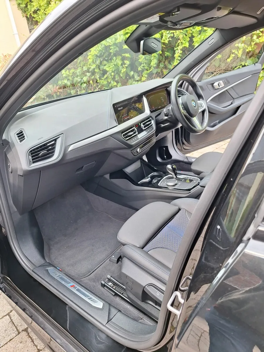 BMW 1-Series 2023 - Image 4