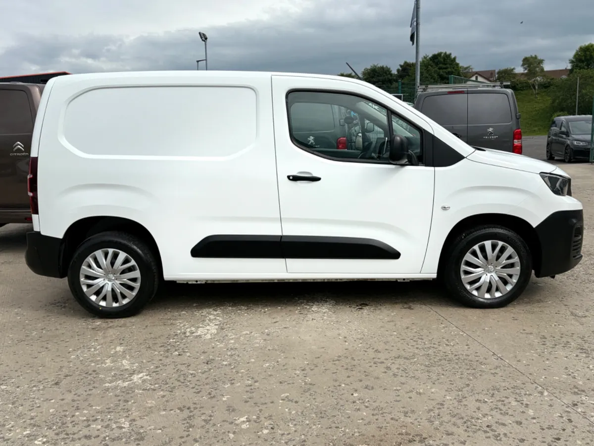 PEUGEOT PARTNER NEW MODEL 2021 - Image 3