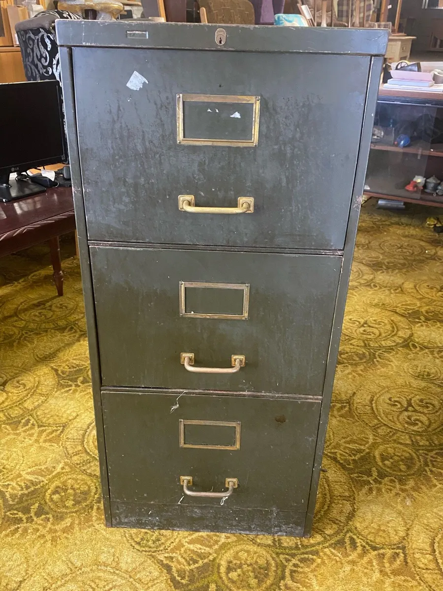Filing cabinet - Image 1