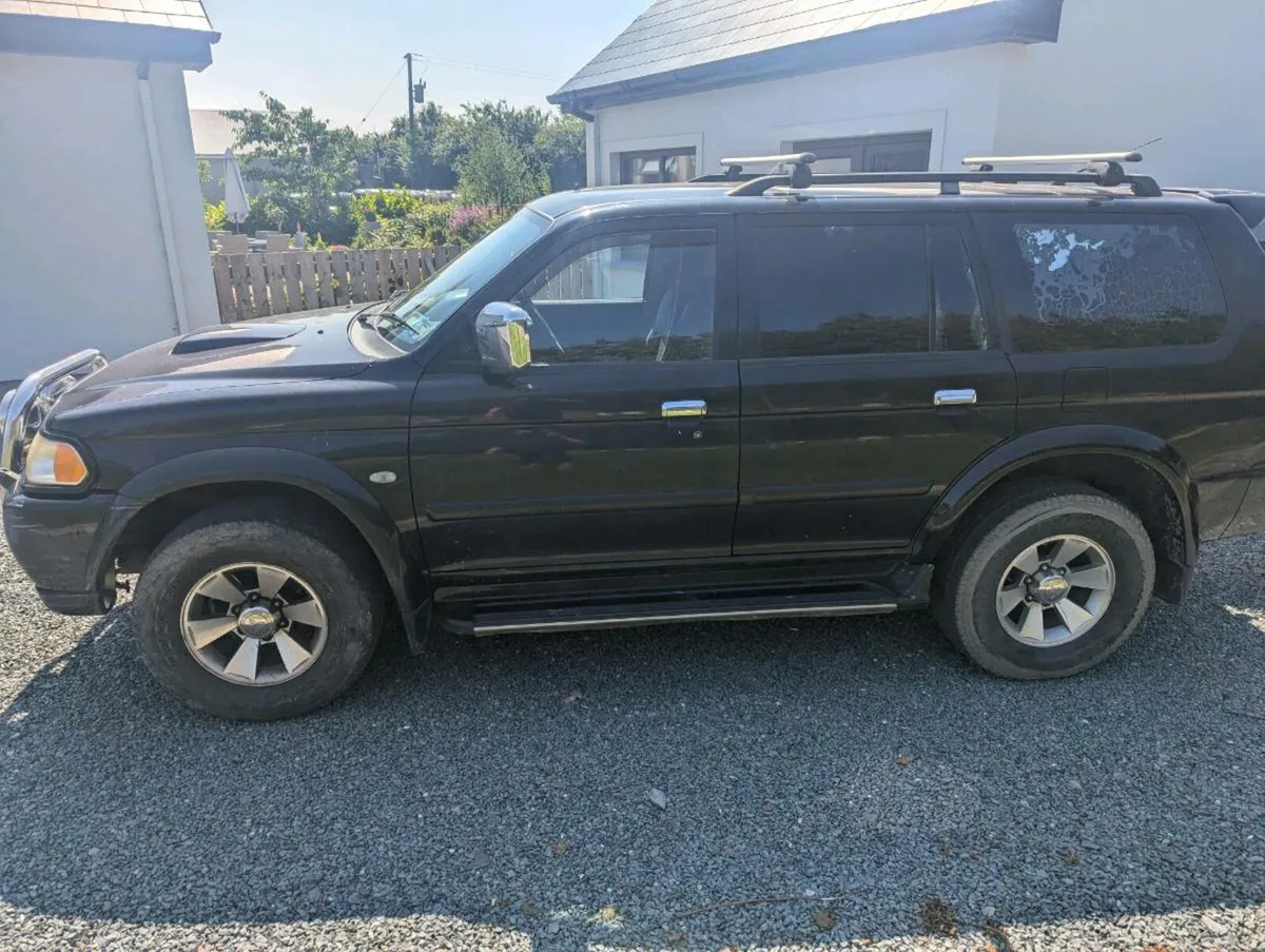 MITSUBISHI PAJERO SPORT LWB A-CON - Image 3