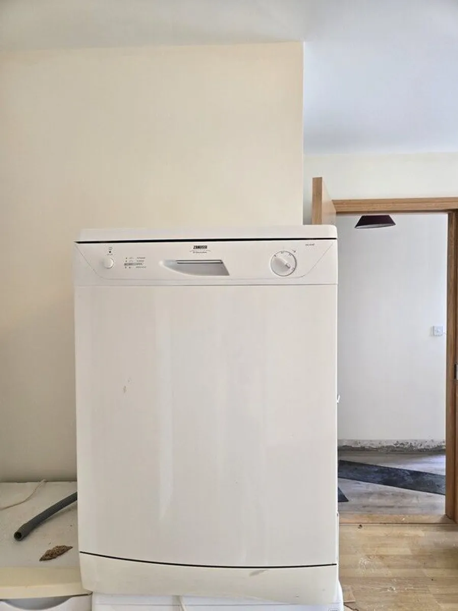 Dishwasher, Fridge, Washer dryer - Image 1