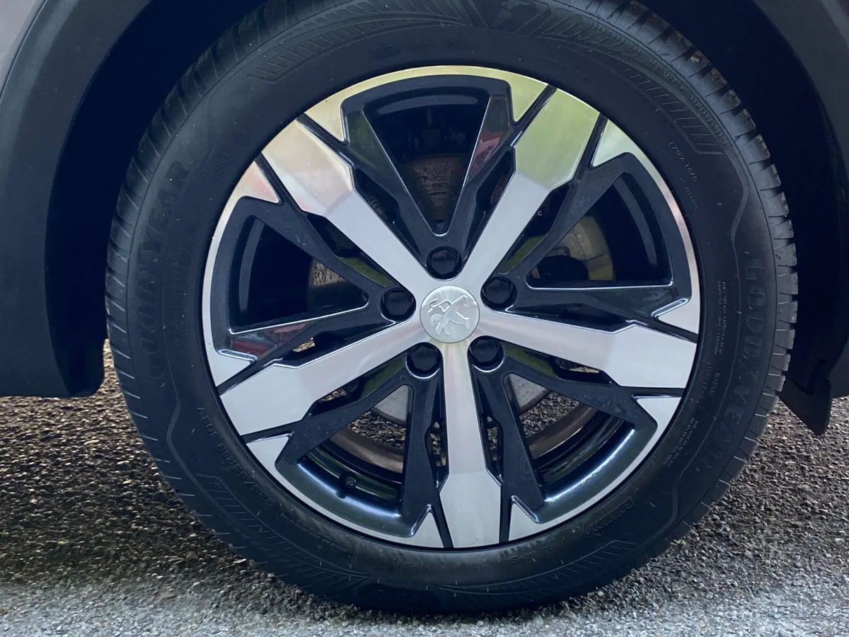 Peugeot 5008 1.5 BlueHDi 130bhp Auto GT - Image 4