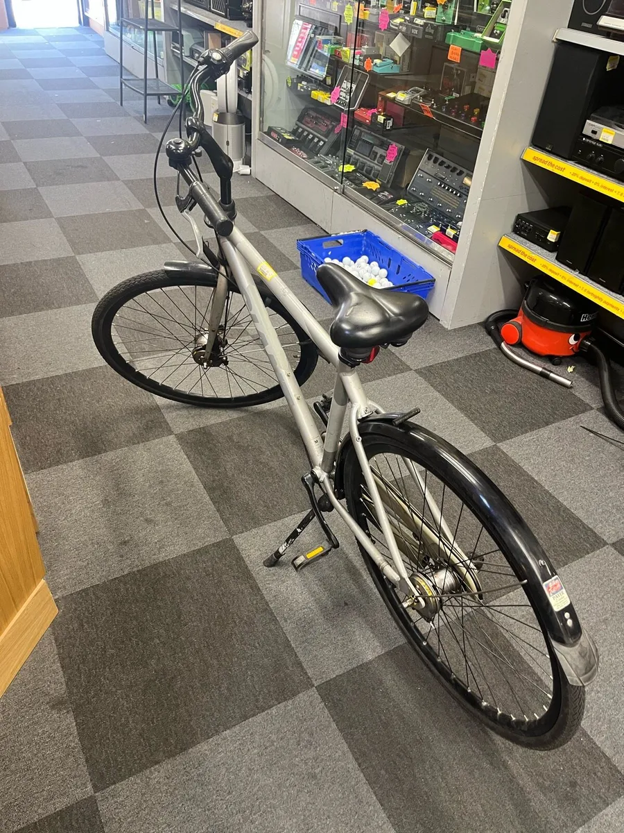 Giant Urban Bike - Image 1