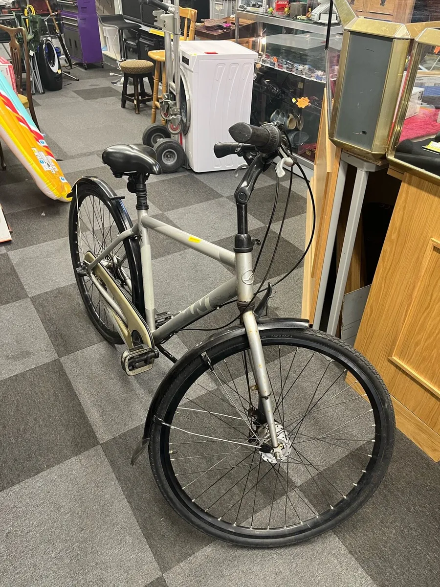 Giant Urban Bike - Image 2