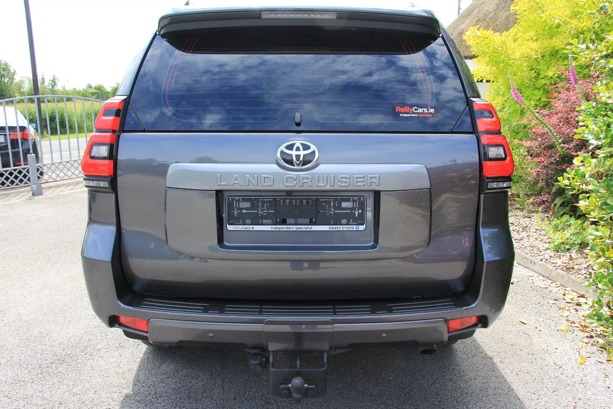 Landcruiser 7 Seater * Auto * 2.8 * Vat invoice - Image 4