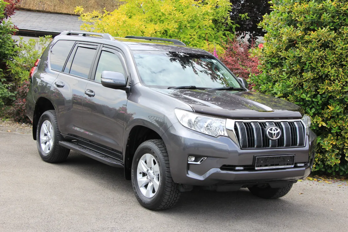 Landcruiser 7 Seater * Auto * 2.8 * Vat invoice - Image 1