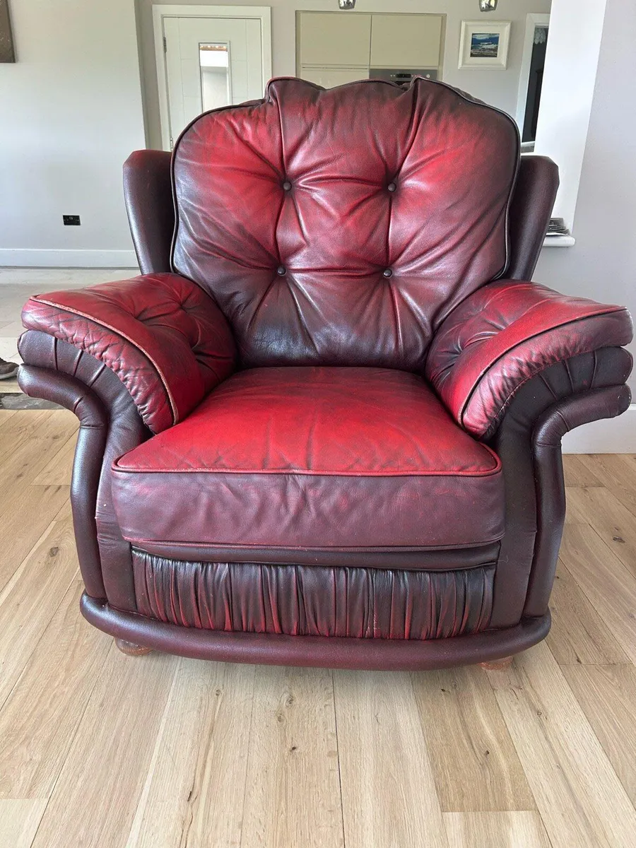 Three piece suite - Image 2
