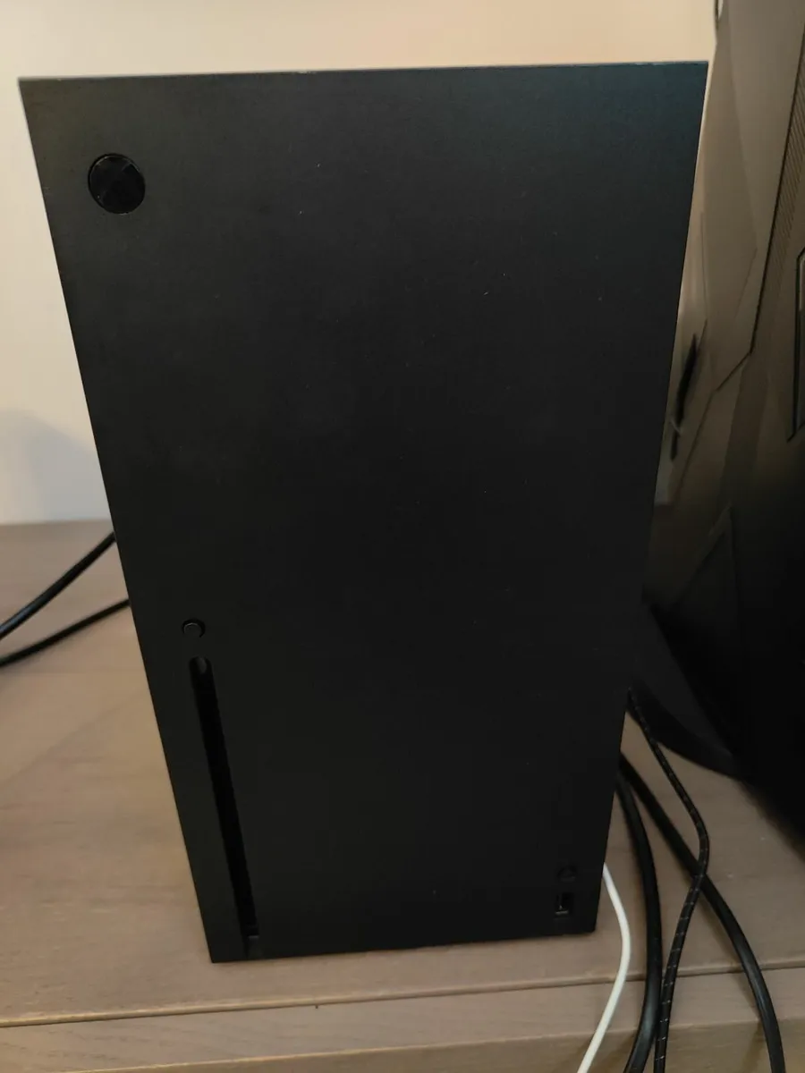 Xbox Series X - Image 2