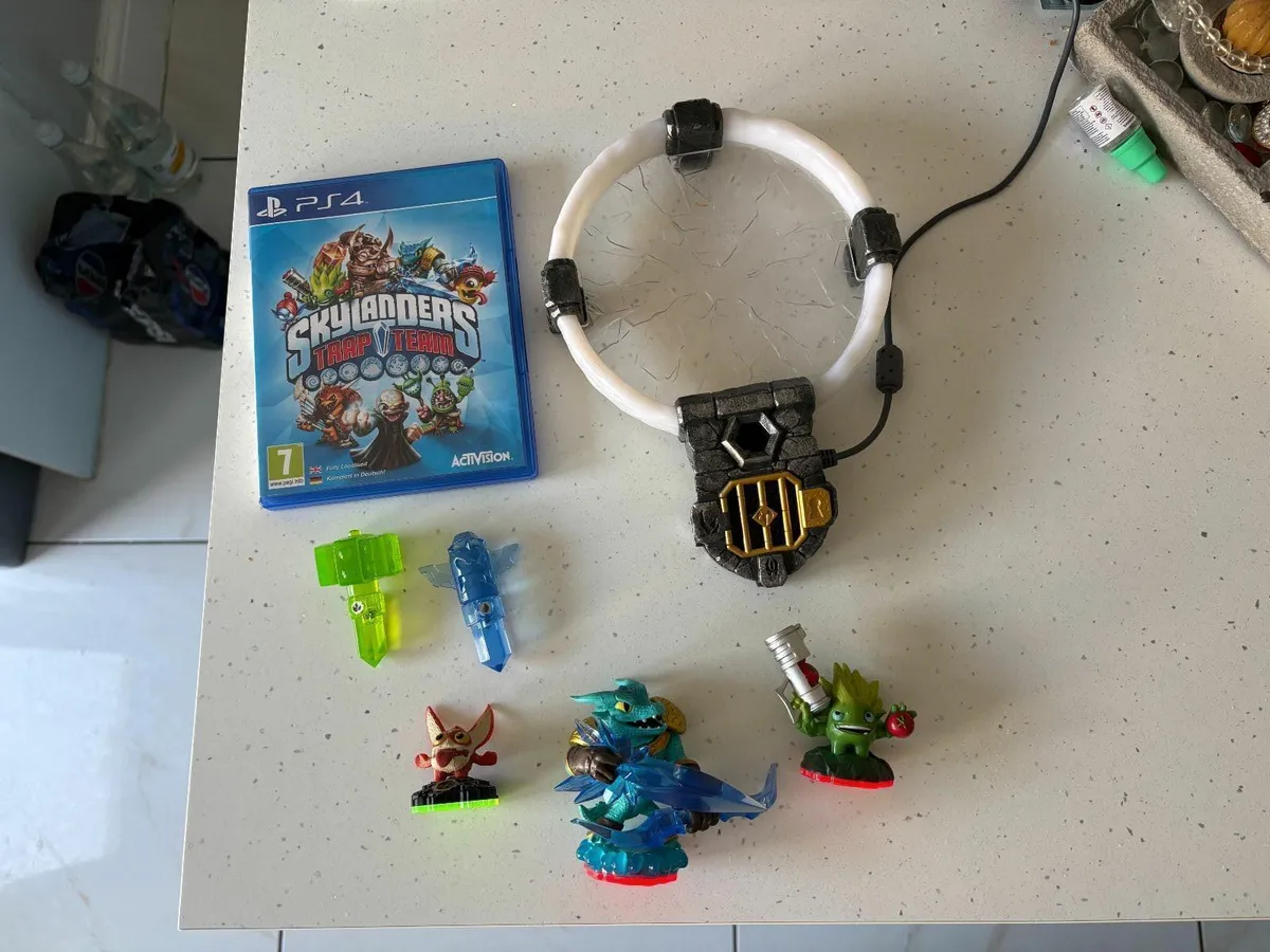 skylanders Trap Team PS4 Bundle - Image 1