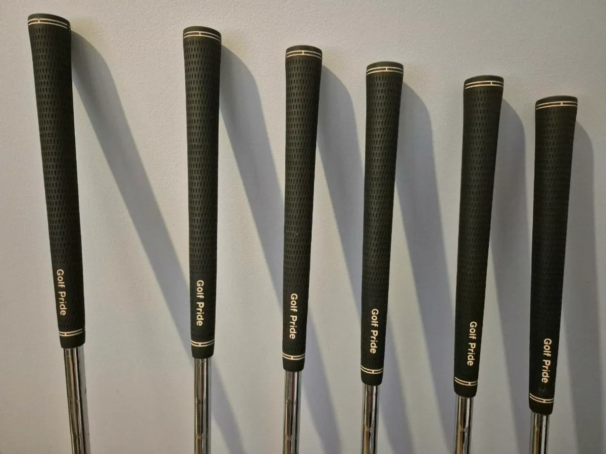 Wilson Staff Di11 Golf Clubs - Image 3