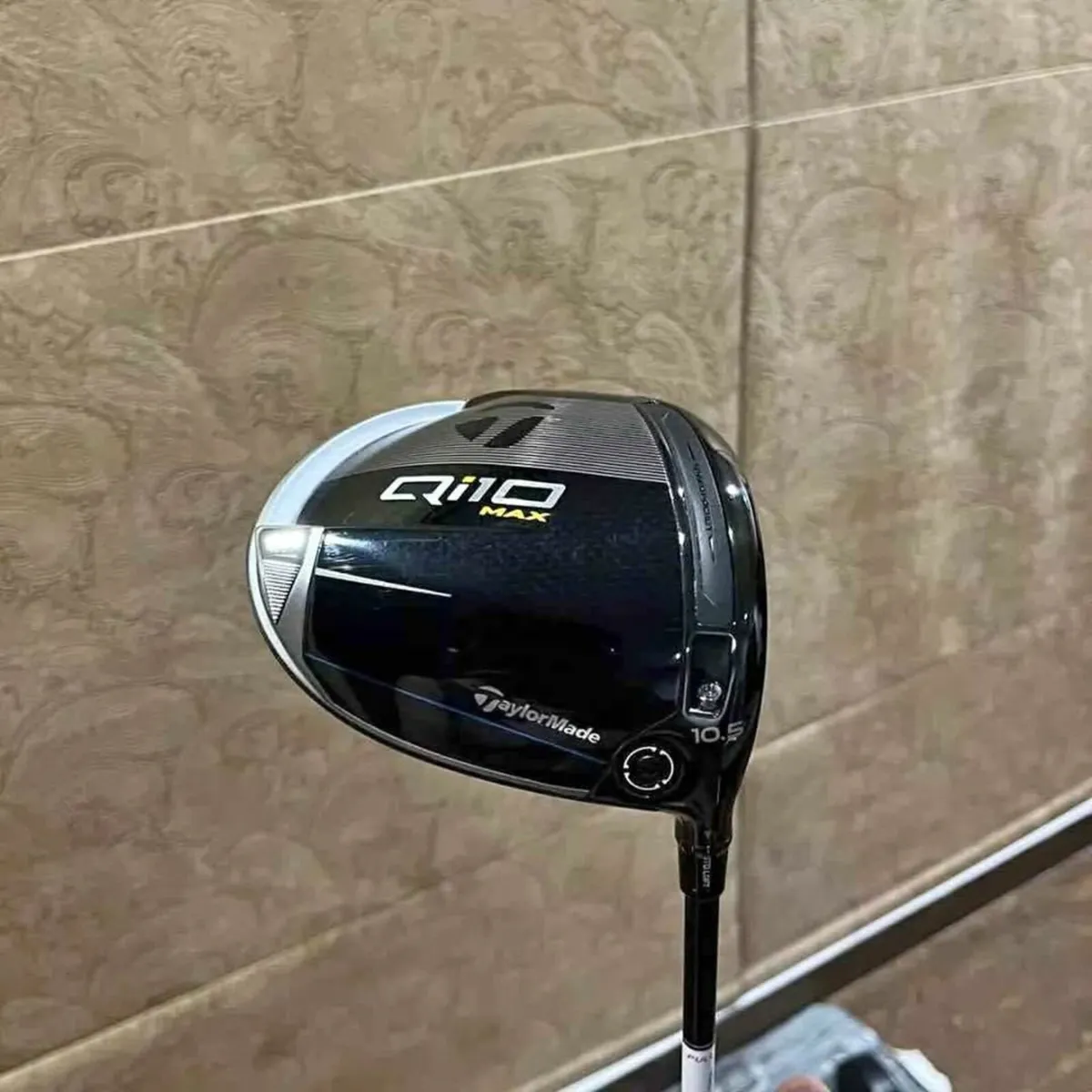 TaylorMade Qi10 max Driver 10.5° - Image 1