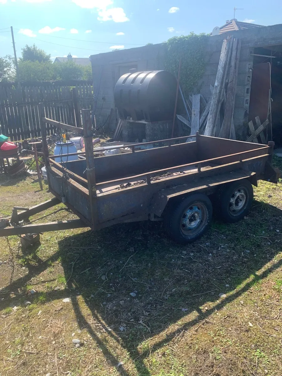 Trailer - Image 1